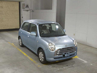 Daihatsu Mira 2005