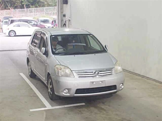 Toyota Raum 2009