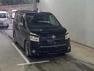 Toyota Voxy 2009