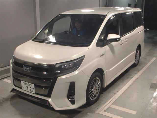 TOYOTA NOAH 2017