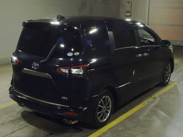 TOYOTA SIENTA 2016