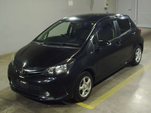 TOYOTA VITZ 2014