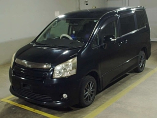 TOYOTA NOAH 2009