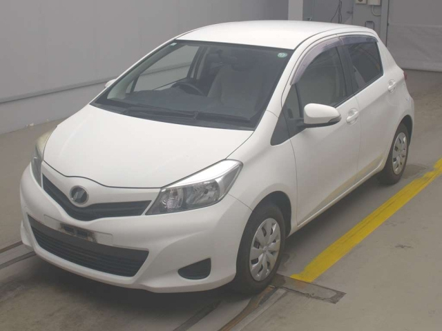 TOYOTA VITZ 2012