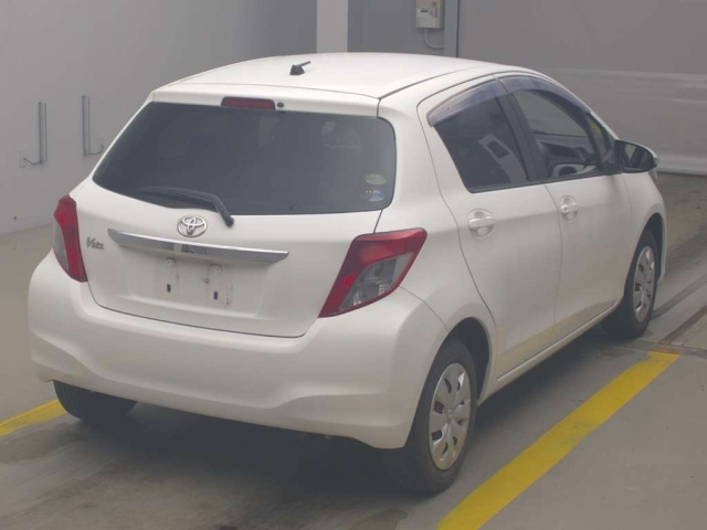 TOYOTA VITZ 2012