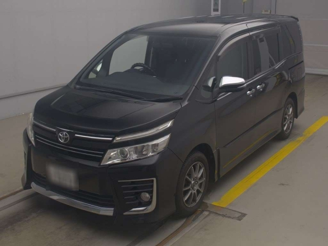 TOYOTA VOXY 2015