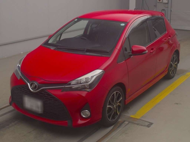 TOYOTA VITZ 2016