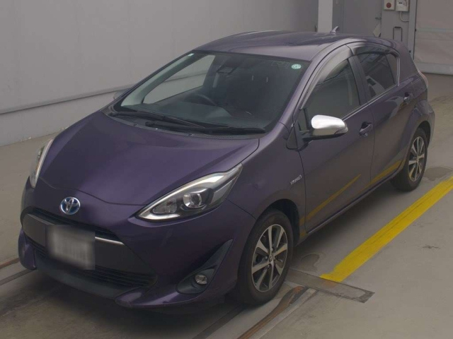 TOYOTA AQUA 2017