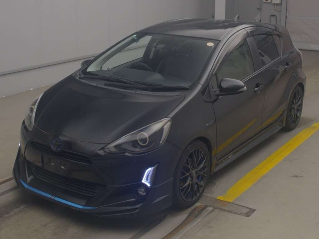 TOYOTA AQUA 2016