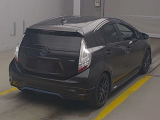 TOYOTA AQUA 2016