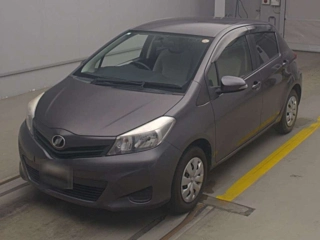 TOYOTA VITZ 2013