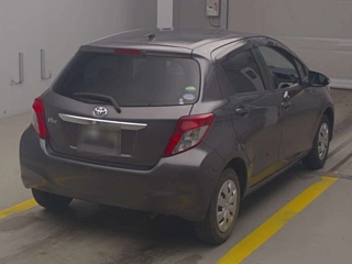 TOYOTA VITZ 2013