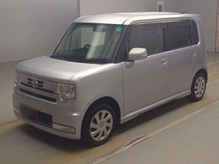 TOYOTA PIXIS SPACE 2011