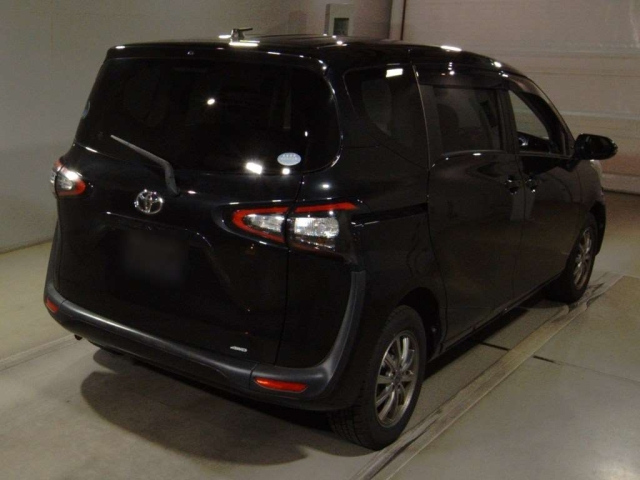 TOYOTA SIENTA 2015
