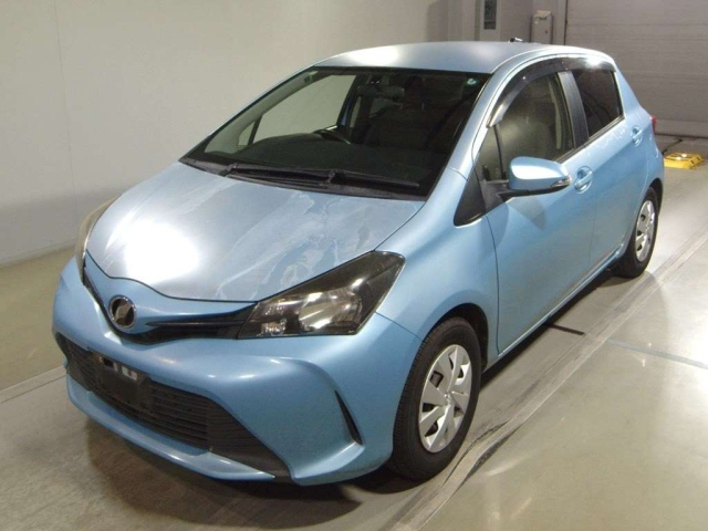 TOYOTA VITZ 2014