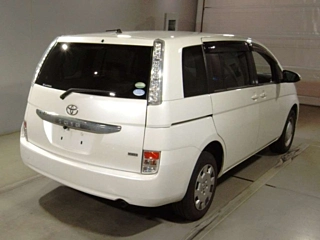 TOYOTA ISIS 2016