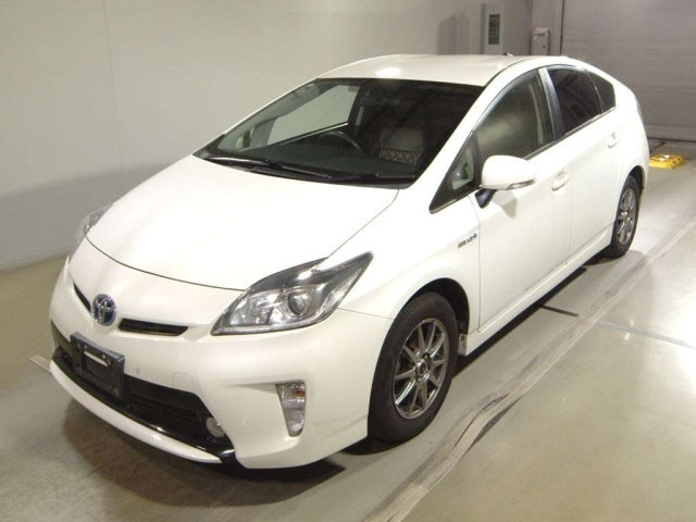 TOYOTA PRIUS 2015