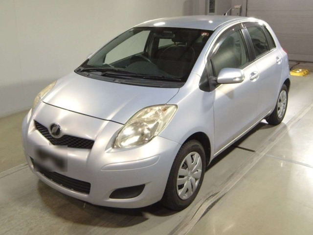 TOYOTA VITZ 2010
