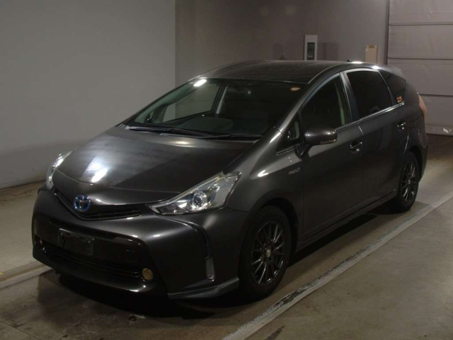 TOYOTA PRIUS ALPHA 2015