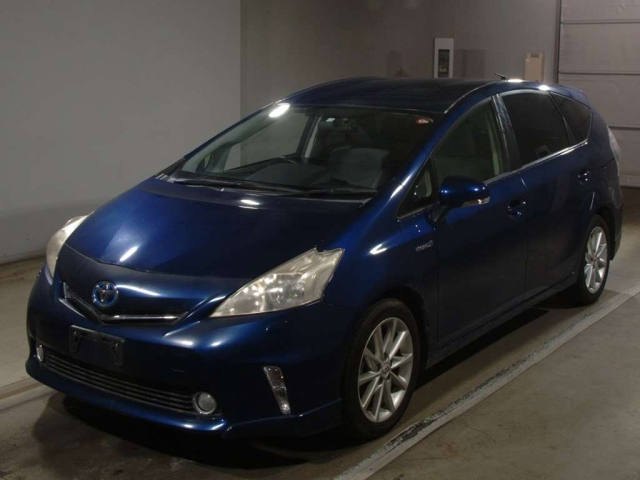 TOYOTA PRIUS ALPHA 2012