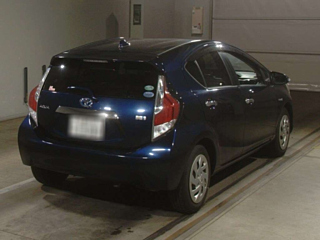 TOYOTA AQUA 2017