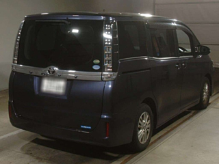 TOYOTA VOXY 2016