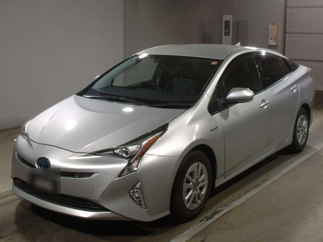 TOYOTA PRIUS 2018