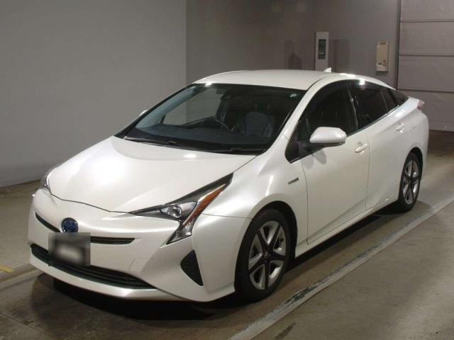 TOYOTA PRIUS 2016