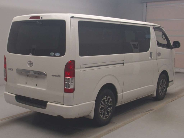 TOYOTA HIACE VAN 2016