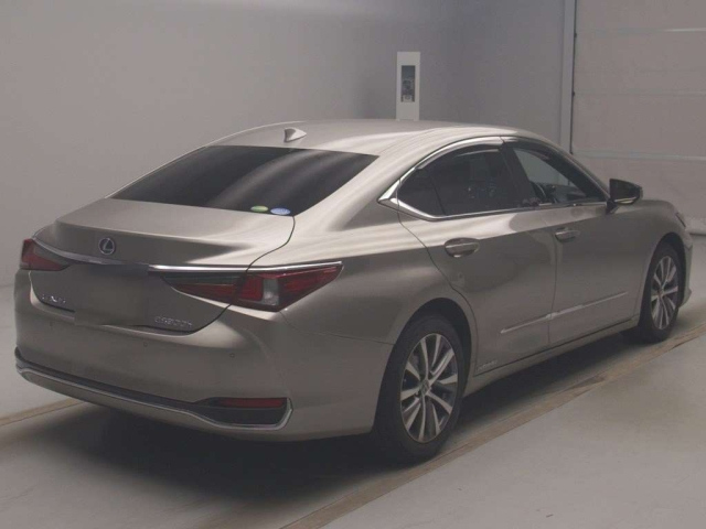 LEXUS ES 2019