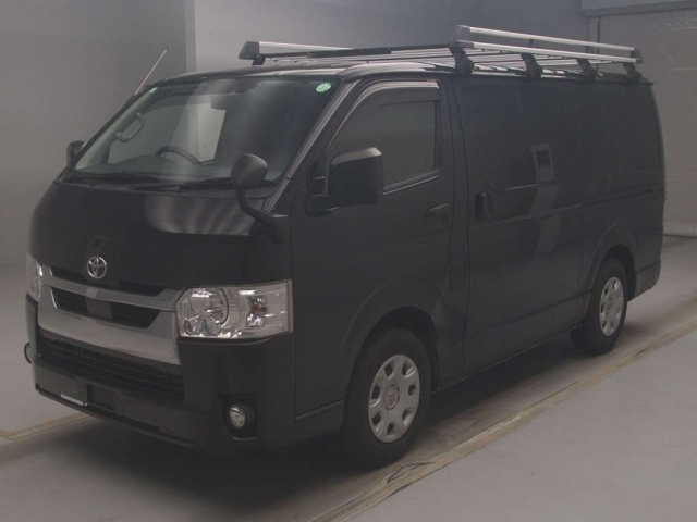 TOYOTA HIACE VAN 2021