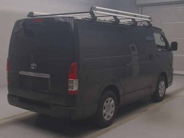 TOYOTA HIACE VAN 2021