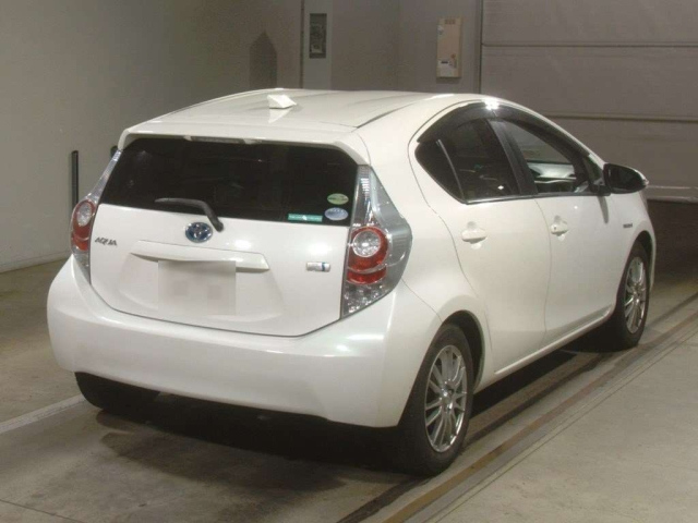 TOYOTA AQUA 2012