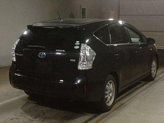 TOYOTA PRIUS ALPHA 2013