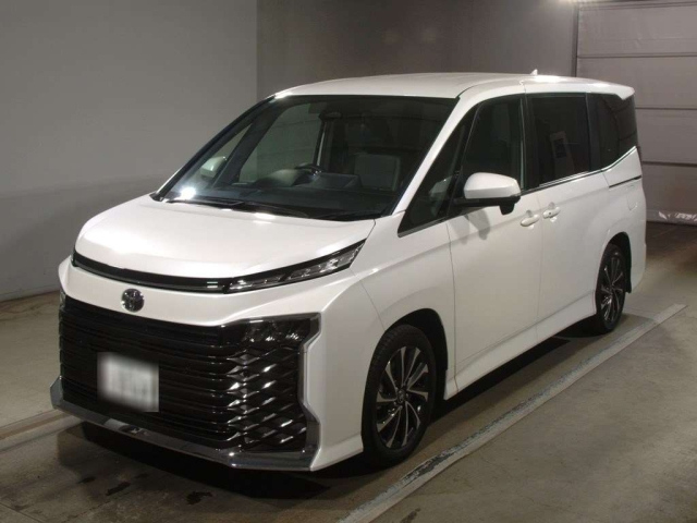 TOYOTA VOXY 2024