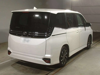 TOYOTA VOXY 2024