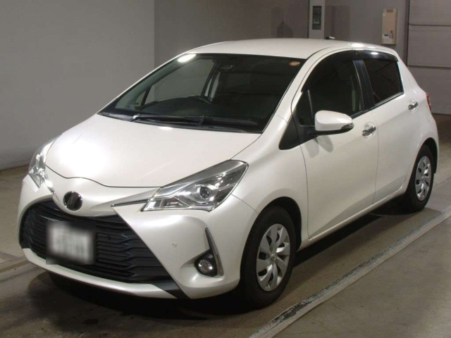 TOYOTA VITZ 2019