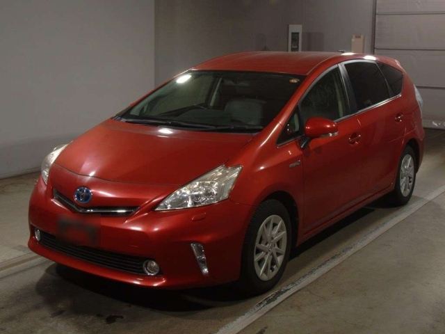 TOYOTA PRIUS ALPHA 2014