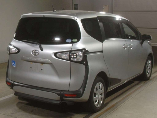 TOYOTA SIENTA 2016