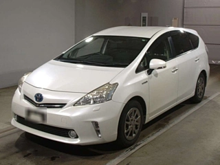 TOYOTA PRIUS ALPHA 2014