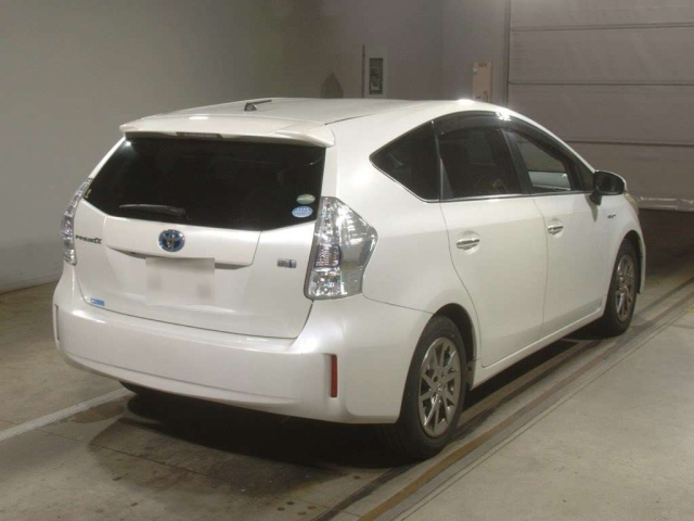 TOYOTA PRIUS ALPHA 2014