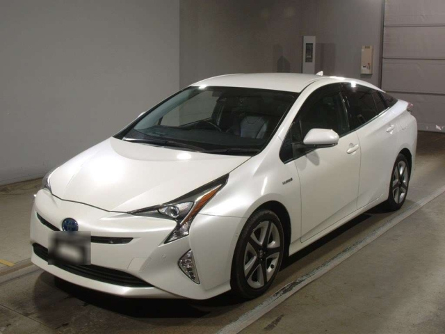 TOYOTA PRIUS 2018