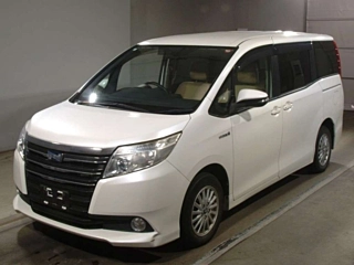 TOYOTA NOAH 2014
