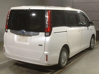 TOYOTA NOAH 2014