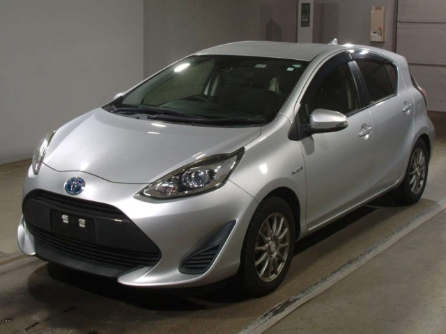 TOYOTA AQUA 2018