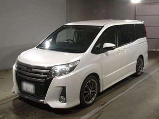 TOYOTA NOAH 2015