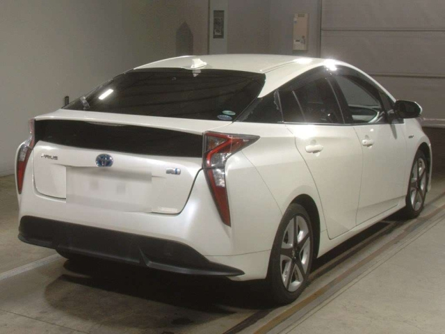 TOYOTA PRIUS 2016