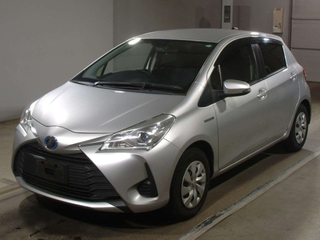 TOYOTA VITZ 2018