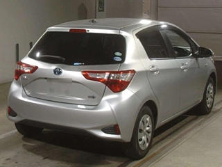 TOYOTA VITZ 2018