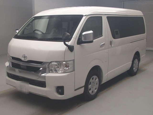 TOYOTA HIACE 2025